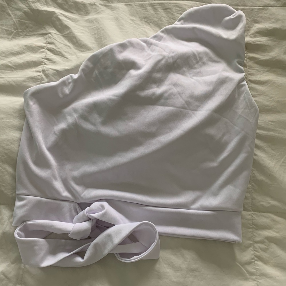 One shoulder crop top bundle!!!